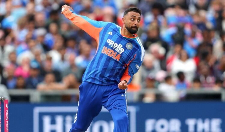 Asian Games से चोट के कारण बाहर हुए Varun Chakravarthy, BCCI विपराज निगम को देगी मौका!