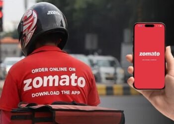 Zomato ने ग्राहकों को दिया झटका, अब कैश में पेमेंट करना पड़ेगा महंगा; जानें कितना बढ़ेगा बिल
