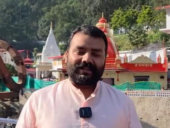हनुमान अंश फिल्म की टीम कैंची धाम पहुंची:भिनेता शोभिनव सत्या ने बाबा नीब करौरी महाराज के दर्शन किए, सीएम ने फिल्म टैक्स फ्री की