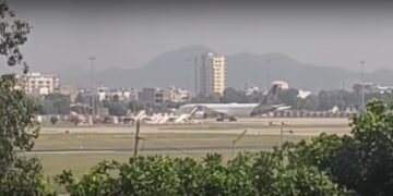 आखिर कैसे एक्टिव हुआ सिग्नल 7500, हाईजैक सिग्नल पर उठ रहे हैं सवाल, DGCA करेगा जांच