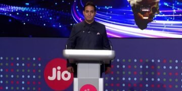 $1.4 ट्रिलियन की डिजिटल इकोनॉमी पर Jio की नजर, IPO से जुटाए पैसे से कर्ज मुक्त बनेगी कंपनी; आकाश अंबानी ने बताया प्लान