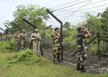 मणिपुर में फूड पॉइजनिंग से मचा हड़कंप, BSF के 75 जवानों समेत 78 लोग अस्पताल में हुए एडमिट