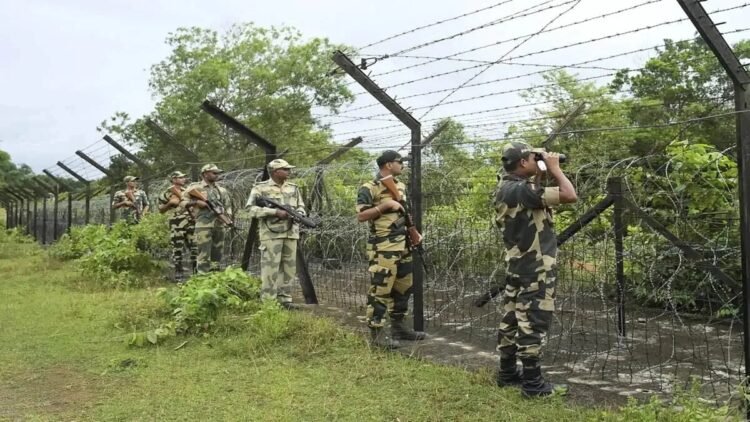 मणिपुर में फूड पॉइजनिंग से मचा हड़कंप, BSF के 75 जवानों समेत 78 लोग अस्पताल में हुए एडमिट