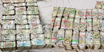 रिश्वतखोरी मामले में CBI ने म्यूनिशंस इंडिया लिमिटेड के डायरेक्टर समेत 3 को किया गिरफ्तार, 2.23 करोड़ कैश बरामद