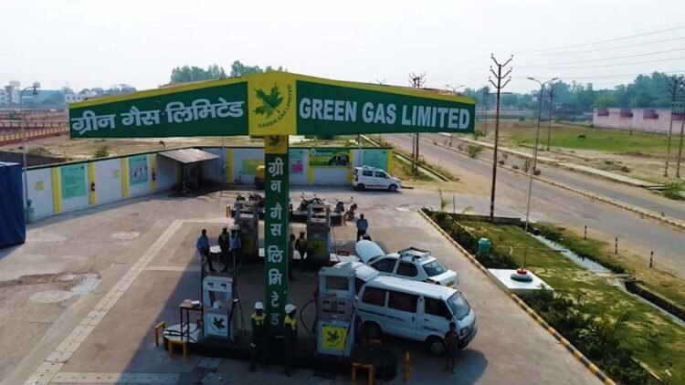 CNG की कीमतों में 3.25 रुपये तक की बढ़ोतरी, लखनऊ और आगरा में 107 रुपये प्रति किलो तक पहुंचा रेट