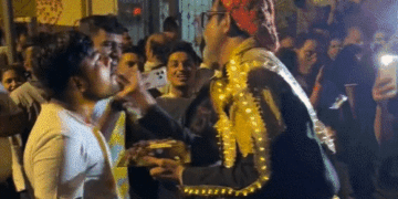 Amitabh Bachchan 84th Birthday | Fans Gather at Jalsa Mumbai Celebration