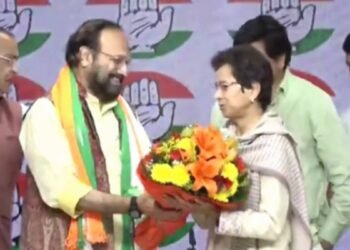बॉलीवुड सिंगर जुबिन नौटियाल के पिता रामशरण ने कांग्रेस का थामा हाथ, BJP से लड़ चुके चुनाव