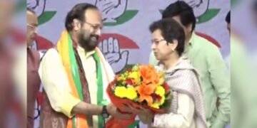 बॉलीवुड सिंगर जुबिन नौटियाल के पिता रामशरण ने कांग्रेस का थामा हाथ, BJP से लड़ चुके चुनाव
