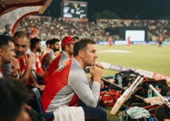 PBKS के हेड कोच Ricky Ponting की बढ़ी चुनौती, जेम्स होप्स और ब्रैड हैडिन ने छोड़ा पद