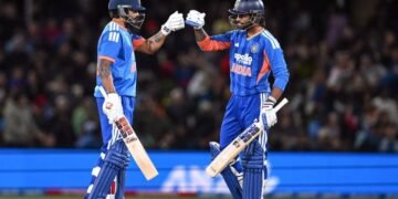 india beat new zealand by four wickets in second t20i at hagley oval