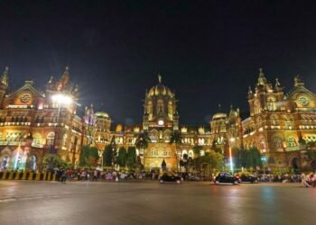 मुंबई CSMT स्टेशन पर 75 दिनों का मेगा ब्लॉक शुरू, 15 दिसंबर तक 8 ट्रेनों के शेड्यूल में बदलाव