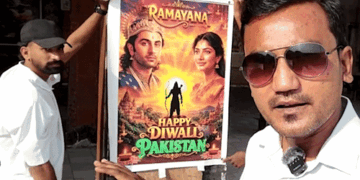 पाकिस्तान के मंदिर में लगा ‘रामायण’ का पोस्टर:लोगों ने ‘जय श्री राम’ के नारे भी लगाए, फिल्म को ऑस्कर मिलने की प्रार्थना की