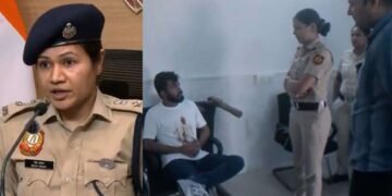 दिल्ली पुलिस ने PC में अभिजीत दिपके का VIDEO जारी किया, दादी के निधन पर मदद की पेशकश करते दिखे पुलिसकर्मी