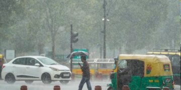 देश के 6 राज्यों में आंधी-तूफान के साथ भारी बारिश की चेतावनी, ऑरेंज अलर्ट जारी; उत्तर भारत में आज कैसा रहेगा मौसम?