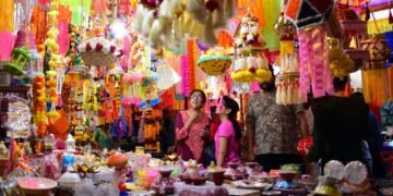 अमेजन-फ्लिपकार्ट जैसे प्लेटफॉर्म्स पर मिल रही भारी छूट, भारी टेंशन में छोटे दुकानदार