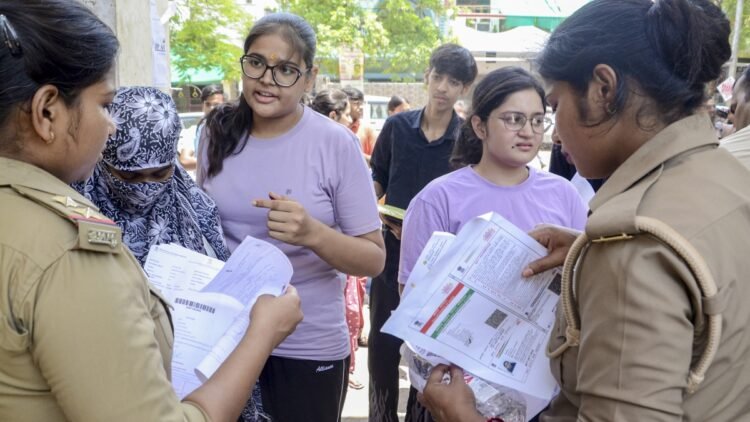 “परीक्षा के दिन रैलियों और जुलूसों की अनुमति न दें जिला प्रशासन”, NTA सुधारों पर बोली संसदीय समिति