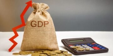 भारत की अर्थव्यवस्था को लेकर KKR का बड़ा अनुमान, अगले 10 साल में $8 ट्रिलियन के पार पहुंच सकती है इंडियन इकोनॉमी