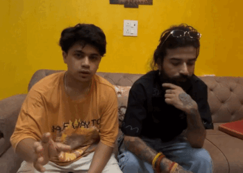 UK 07 राइडर- घर में घुसकर की मारपीट, FIR दर्ज:आईफोन-ब्लूटूथ हेडसेट छीना; बंदूक दिखाकर बीमार मां के सामने मारे थप्पड़