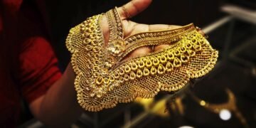 सोने की कीमतों में बड़ी गिरावट, चांदी के भाव में मामूली तेजी- चेक करें आज के ताजा रेट
