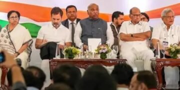 ‘इंडिया’ गठबंधन के नेताओं की आज वर्चुअली बड़ी बैठक, ‘वोट चोरी’ के खिलाफ आगे की रणनीति पर होगी चर्चा