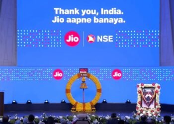 Jio Platforms IPO Listing Live Updates: आज शेयर बाजार में Jio की एंट्री, 10 बजे शुरू होगी ट्रेडिंग; लिस्टिंग प्राइस से लेकर GMP तक जानें हर बड़ी अपडेट