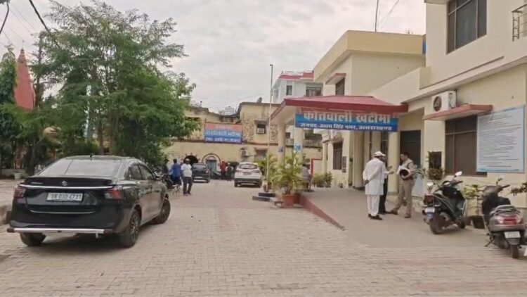 जमीन के नीचे 100 किलो सोना दबे होने का दिया लालच, फिर हड़प ली जमीन, 20 लाख रुपये से ज्यादा खर्च भी करा दिए