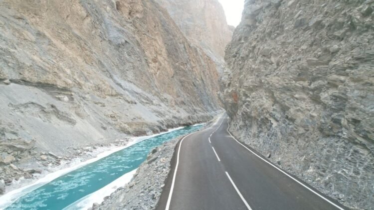 पीएम मोदी देश को समर्पित करेंगे 298 km लंबी निम्मू-पदुम-दारचा रोड, लेह एयरपोर्ट के नए टर्मिनल का भी करेंगे उद्घाटन