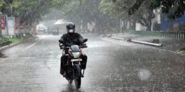देश के सात राज्यों में आज मूसलाधार बारिश के आसार, केरलम-तमिलनाडु में ऑरेंज अलर्ट; 60 KM/h की रफ्तार से चलेंगी हवाएं