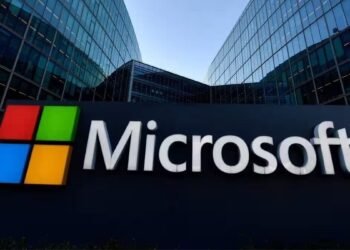 Microsoft में 60,000 कर्मचारियों को नौकरी छोड़ने का ऑफर, AI पर अरबों खर्च के बीच कंपनी के इस फैसले से मची हलचल