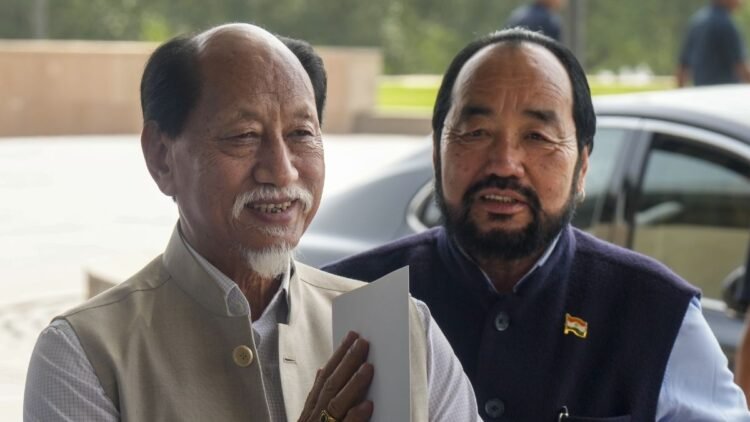 पूर्वोत्तर के इस राज्य में हुआ बड़ा सियासी फेरबदल, एक पार्टी के सभी 5 विधायक सत्तारूढ़ दल में शामिल