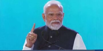 ब्लूमबर्ग फोरम में PM मोदी ने दुनिया को दिखाया विकास का नया रास्ता, कहा- तकनीक का असली लक्ष्य लाखों लोगों की क्षमता बढ़ाना