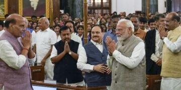 PM मोदी के सार्वजनिक जीवन के 25 साल पूरे, किस बीजेपी नेता ने क्या कहा? यहां पढ़ें