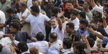राहुल गांधी समेत 11 नेताओं की सुप्रीम कोर्ट में याचिका, विपक्ष ने CEC ज्ञानेश कुमार के इस्तीफे की मांग की; सुनवाई कल