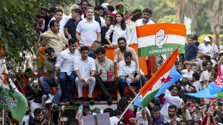 राहुल गांधी को सुप्रीम कोर्ट से झटका! याचिका में मिलीं 14 खामियां, आज नहीं होगी सुनवाई