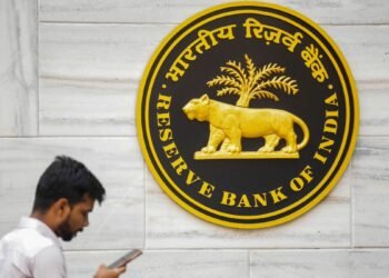 अक्टूबर से महंगा हो सकता है लोन, बढ़ती महंगाई के बीच रेपो रेट में 0.25 की बढ़ोतरी कर सकता है RBI