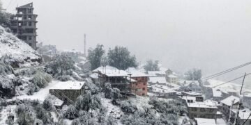 उत्तर भारत में सर्दी ने दी दस्तक! बारिश-बर्फबारी से गिरा तापमान; आज देश के इन हिस्सों में होगी झमाझम बरसात