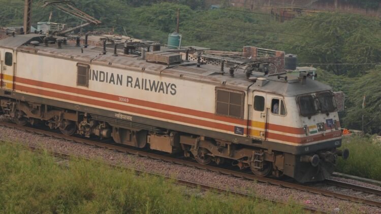 1 नवंबर से ताज एक्सप्रेस के शेड्यूल में बड़ा बदलाव, अब नई दिल्ली के बजाय इस स्टेशन से सफर शुरू करेगी ट्रेन