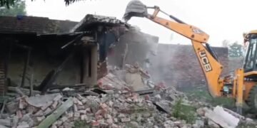 रामनगर में 82 घरों पर बुलडोजर एक्शन, अचानक महिला की तबीयत बिगड़ी; प्रशासन मुस्तैद