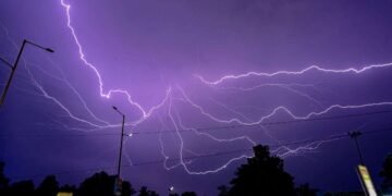 फिर दस्तक देगी बारिश, दिल्ली में आज बूंदाबांदी के आसार, जानें पूरे देश में कैसा रहेगा इस हफ्ते का मौसम