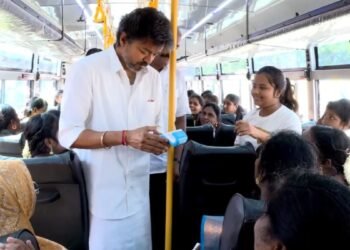 तमिलनाडु की महिलाओं को CM विजय का तोहफा, बसों में मुफ्त सफर की योजना का किया विस्तार