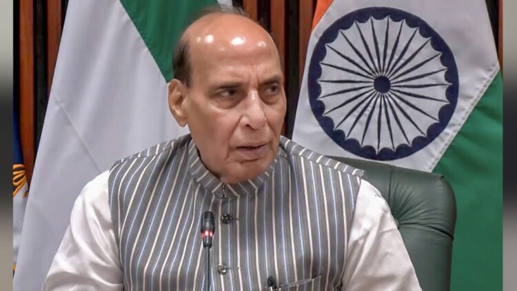 राजनाथ सिंह ने कांग्रेस को क्यों दी चेतावनी? बोले- ‘व्यक्तिगत मर्यादाओं का उल्लंघन मत कीजिए…’