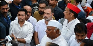 राष्टृपति ने इंडिया ब्लॉक के नेताओं को मिलने का दिया समय, राहुल गांधी-ममता बनर्जी समेत 10 नेता आज करेंगे मुलाकात