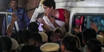 LIVE: CEC ज्ञानेश कुमार के आज भी विपक्ष का प्रदर्शन, आप नेता होंगे शामिल; देर रात राहुल-प्रियंका गांधी को छोड़ा गया