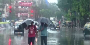 दिल्ली समेत देश में आज कैसा रहेगा मौसम? IMD ने बताया कहां-कहां होगी बारिश, किस जगह से मानसून होगा विदा