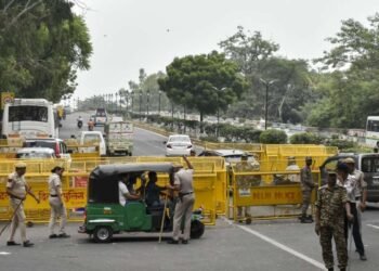 LIVE: इंडिया ब्लॉक का सुप्रीम कोर्ट मार्च आज, संसद मार्ग पर जवानों का भारी जमावड़ा, 6 मेट्रो स्टेशन बंद