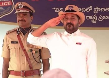 तेलंगाना के CM रेवंत रेड्डी का ऐलान, शहीद पुलिसकर्मियों के परिवारों को मिलेंगे 2 करोड़ रुपये