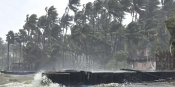 Cyclone Arnab भीषण चक्रवाती तूफान में बदला, 28 अक्तूबर को आंध्र के तट पर लैंडफॉल, ओडिशा और तमिलनाडु में भी अलर्ट
